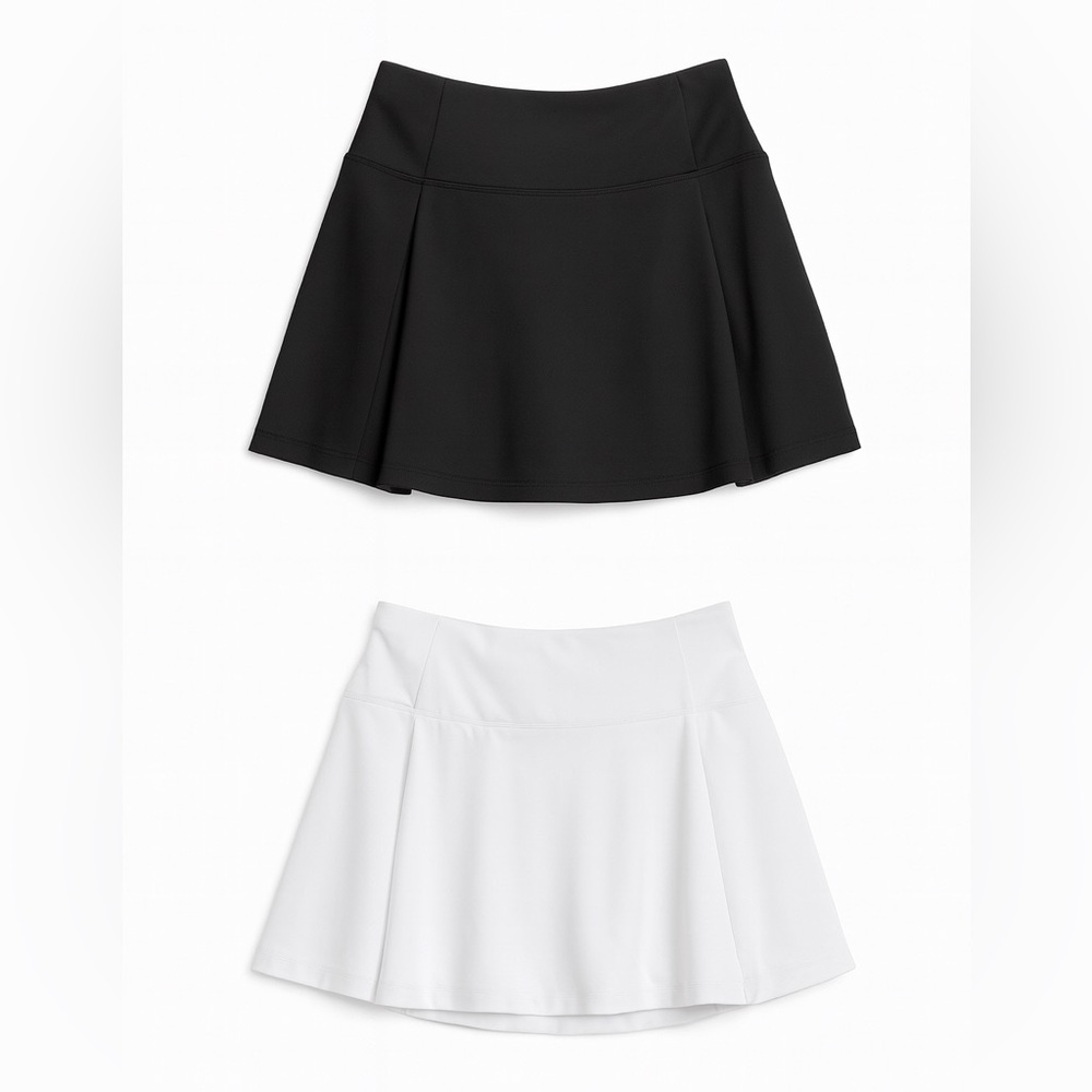 🖤🤍 Bundle of 2 Athletic Skorts – Black + White – Size Small